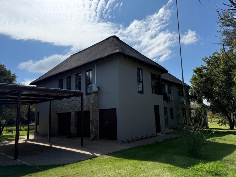 5 Bedroom Property for Sale in Cloudy Creek Free State